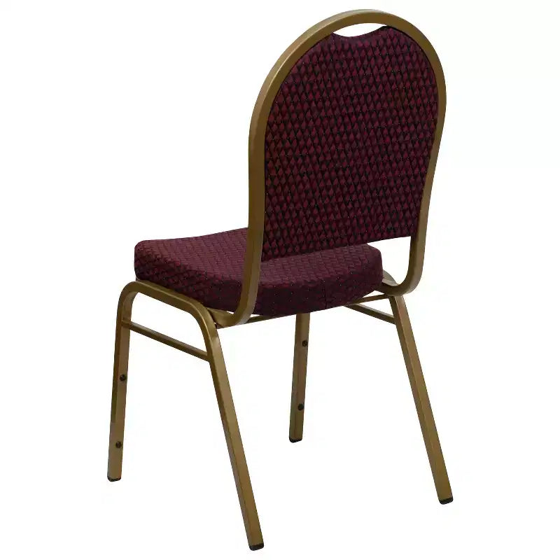 Chaises de banquet empilables à dossier en dôme