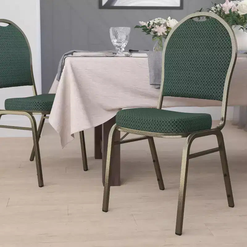 Chaises de banquet empilables à dossier en dôme