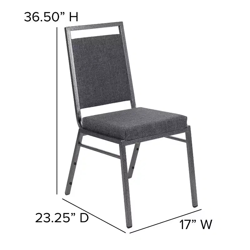 Chaise de banquet empilable avec dossier carré et cadre nervuré argenté.