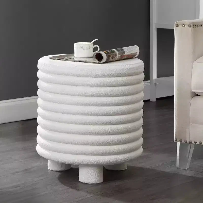 Table d'appoint minimaliste moderne à trois pieds en forme de tambour pour l'intérieur/l'extérieur